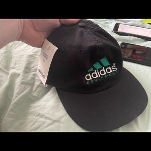 Vintage adidas hat set